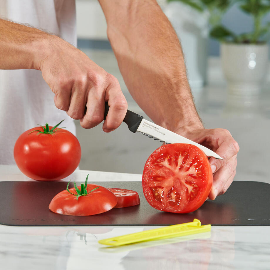 Amazing Series Serrated Utility Knife Tupperware Croatia amazing-series-serrated-utility-knife-tupperware-croatia